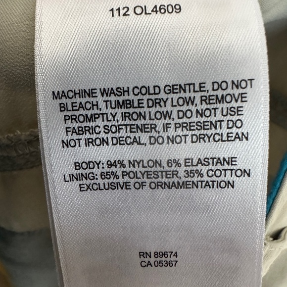 Mountain Hardware long shorts - Picture 3 of 4